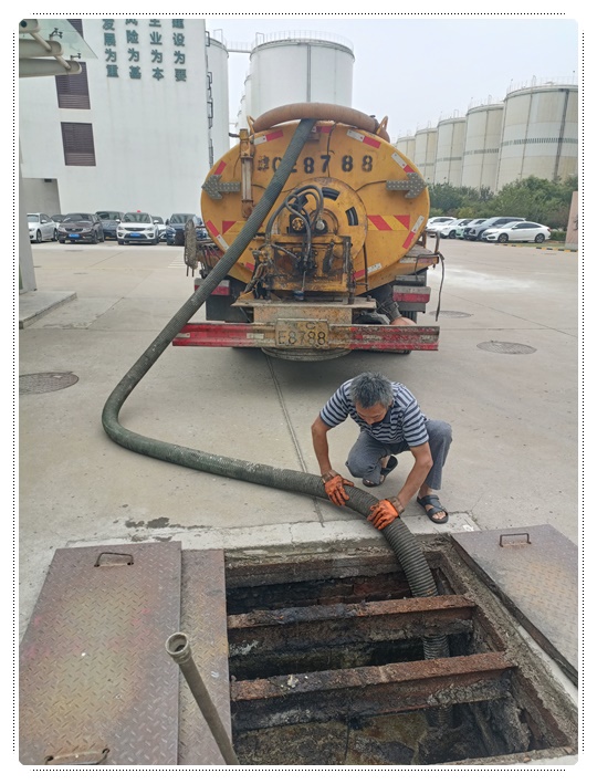 南岳隔油池清掏