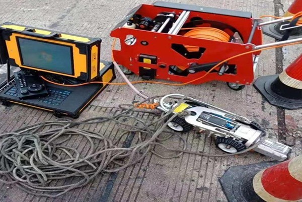 南岳CCTV管道检测机器人